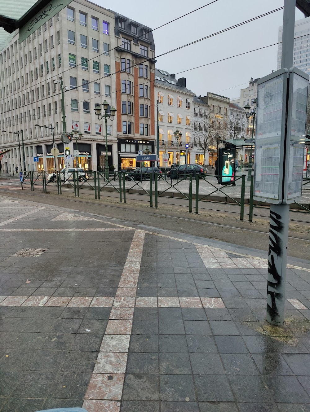 Mirliton : the schizophrenic has a heart attack in a Brussels street