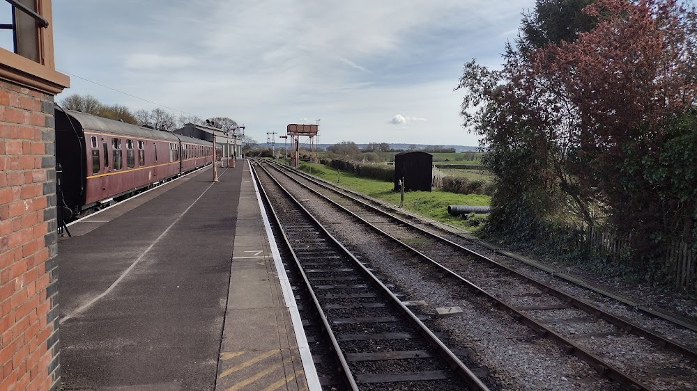 Miss Marple: The Mirror Crack'd from Side to Side : St Mary Mead railway station