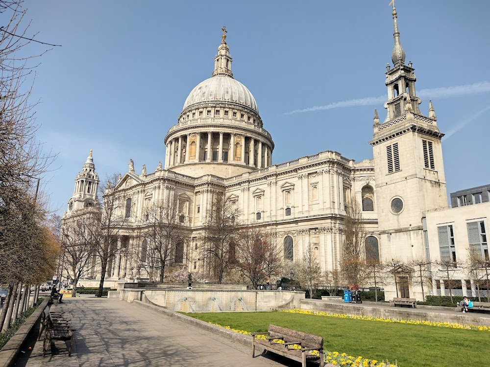 Life Guards and Princes North of St Paul's : 