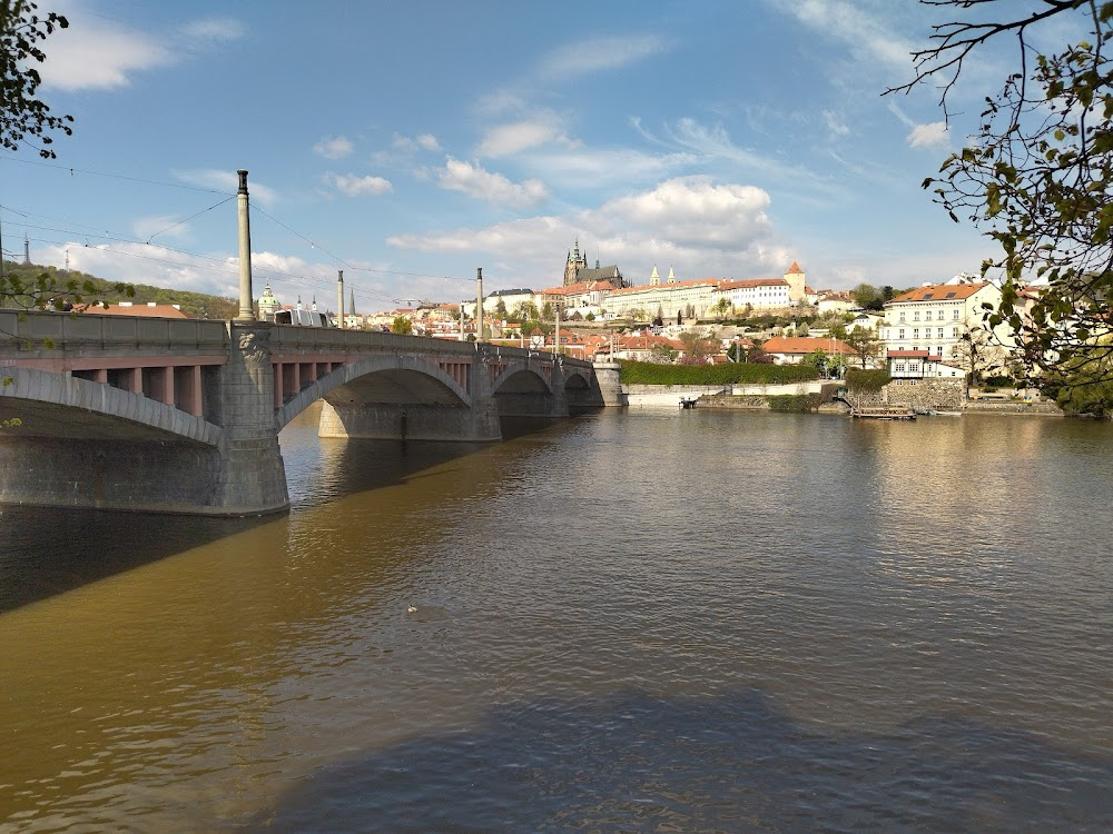 Unlocked : Mercer catches the tram in Prague