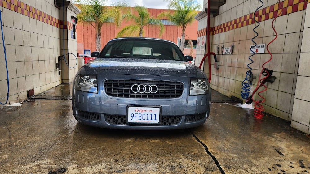 Move Over, Darling : Famous car wash scene