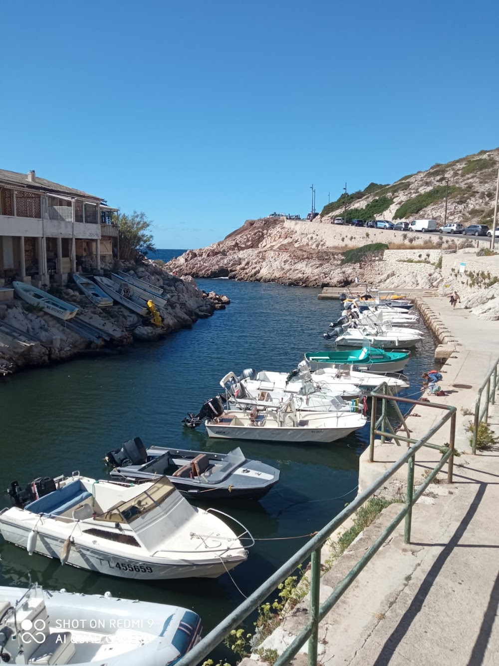 La vieille dame indigne : trip with the 2cv by the sea