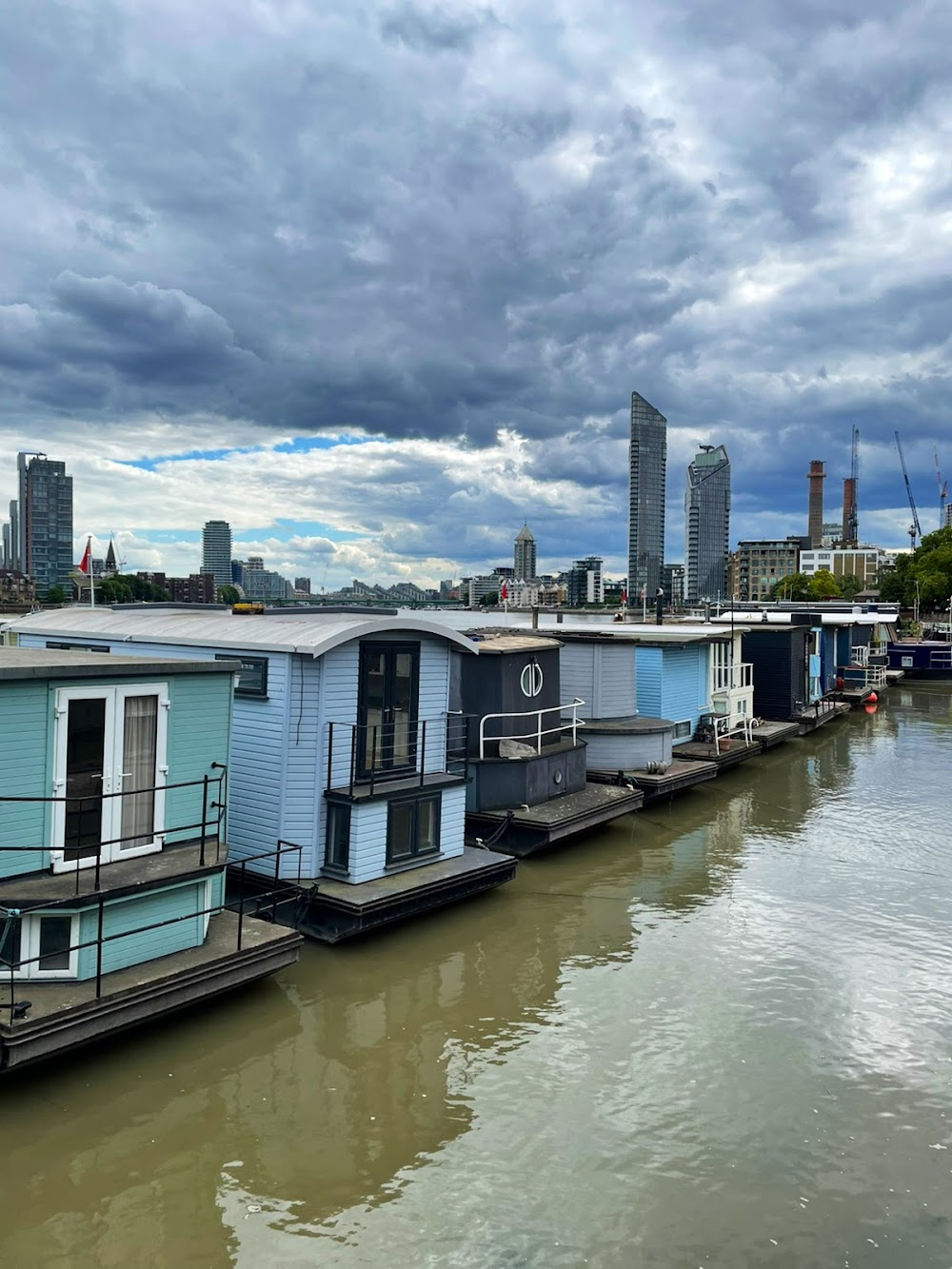 The Idol : location of houseboats