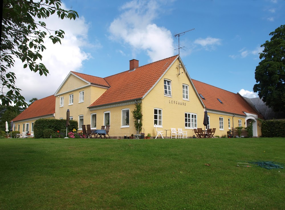 Naboerne : cottages exterior