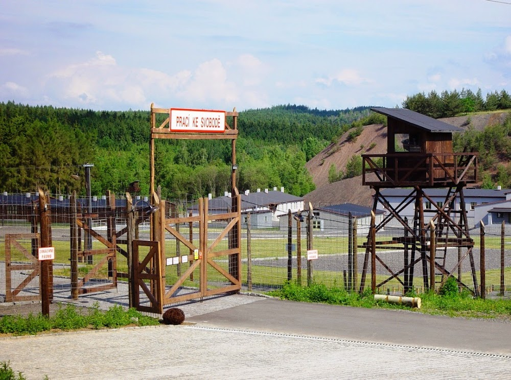 Nackt unter Wölfen : concentration camp