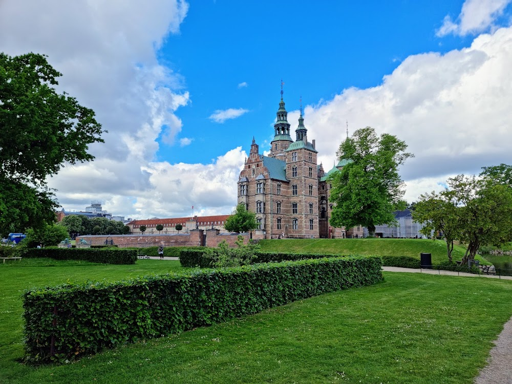 Nattevagten : Park, Hans Christian Andersen statue