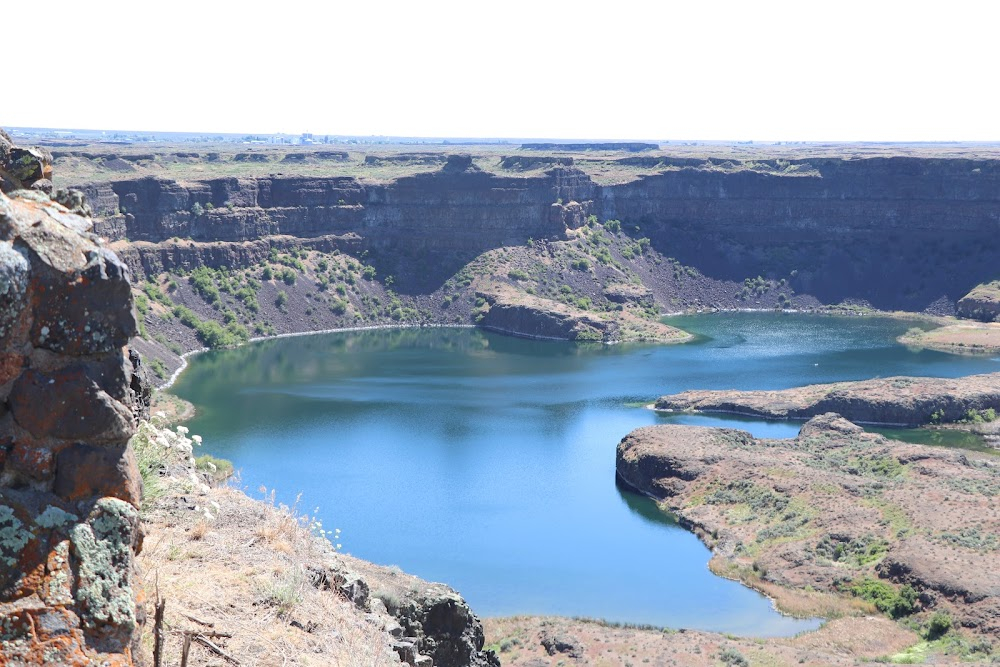 Natural Wonders of Washington State : Glacial formation, 400 ft high precipice, 3 miles wide.