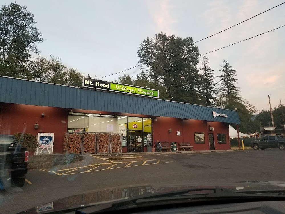 Nature : grocery store scene