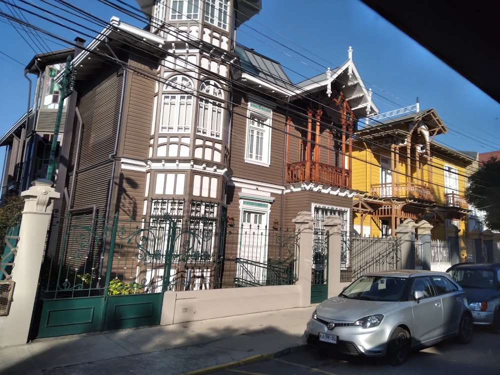 Neruda : Valparaiso street scenes