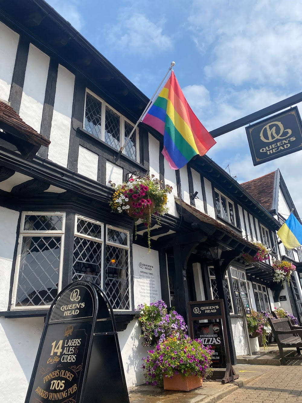 Nigel Farage Gets His Life Back : Nigel Farage's local pub