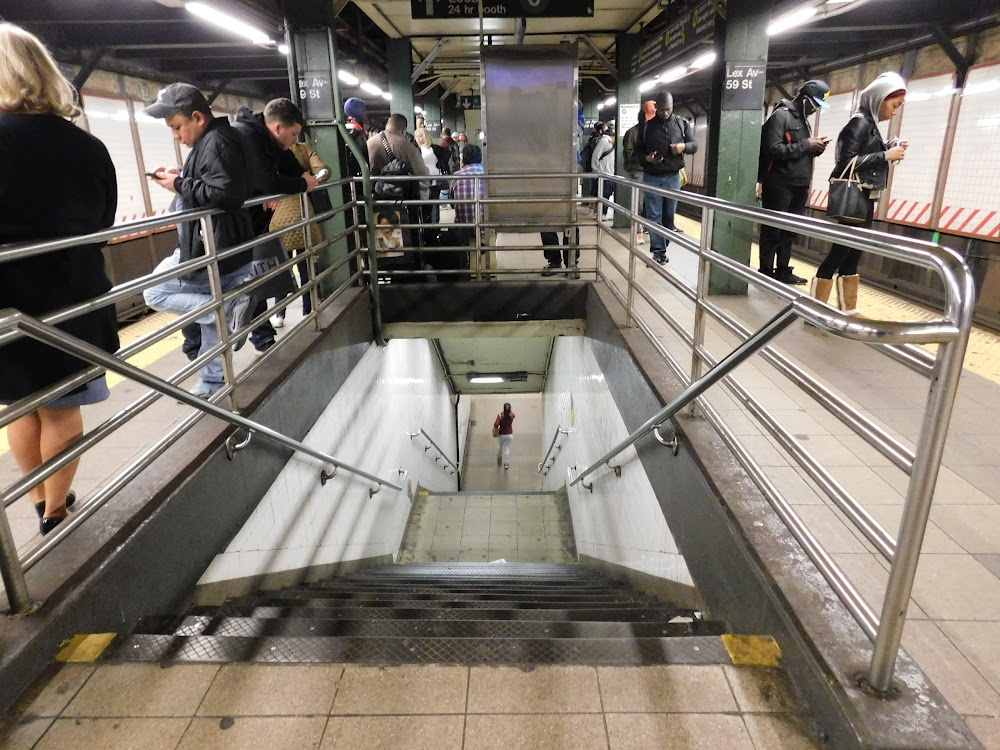 Night Shift : Chuck exit's the Subway at the NW corner of this intersection as he commutes to work.