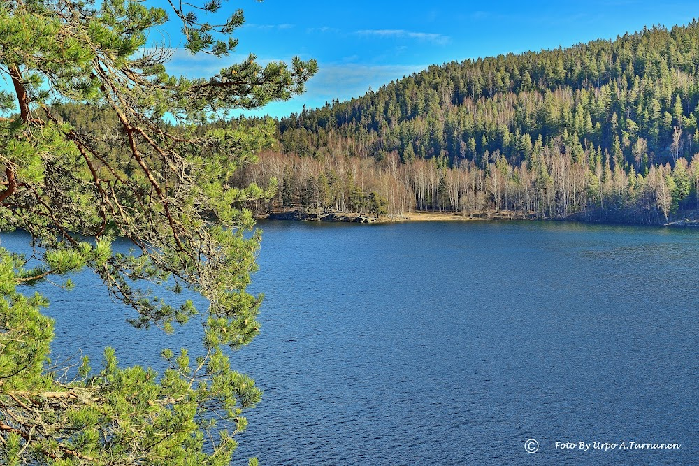 No Time to Die : underwater scenes: lake in Norway