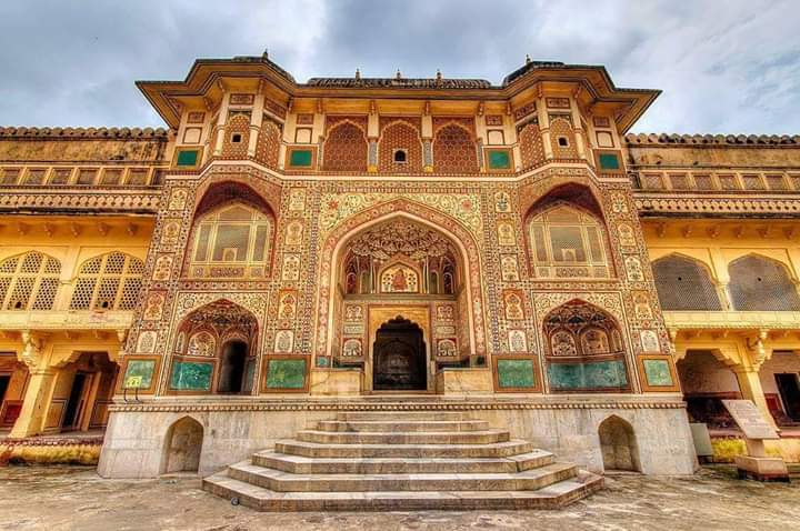 Jaipur: 'The Pink City' : "abandoned" palace