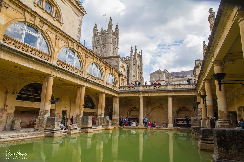 To the Coast of Devon : Tour of Bath.