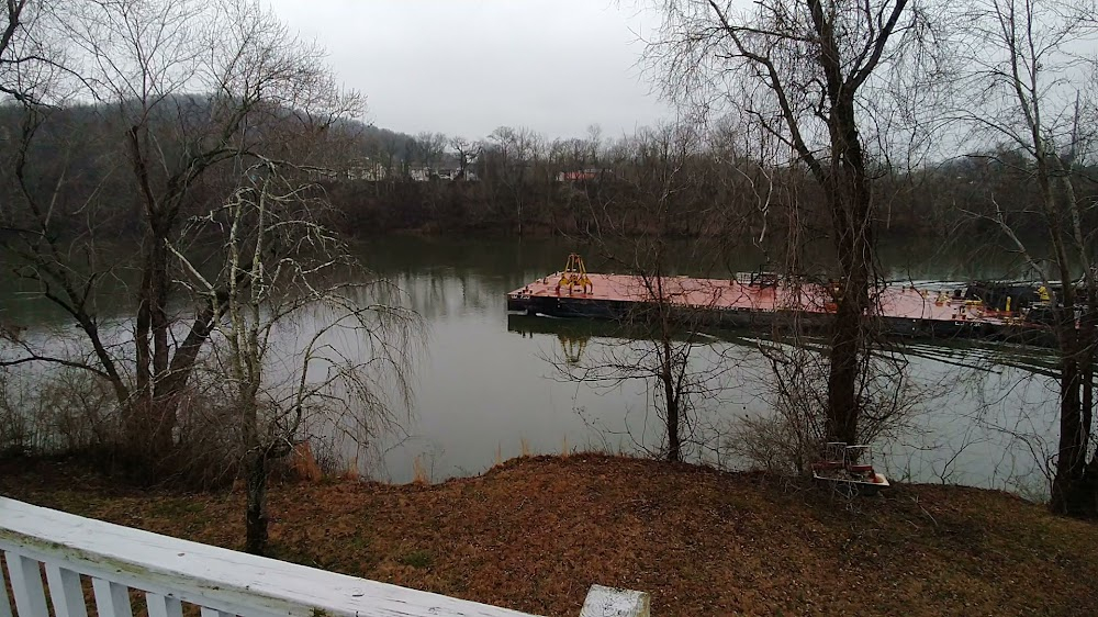 Norwood : they drive across the Cordell Hull Bridge