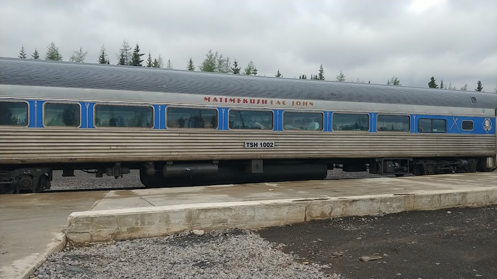 Nouveau Québec : Scenes at the train station