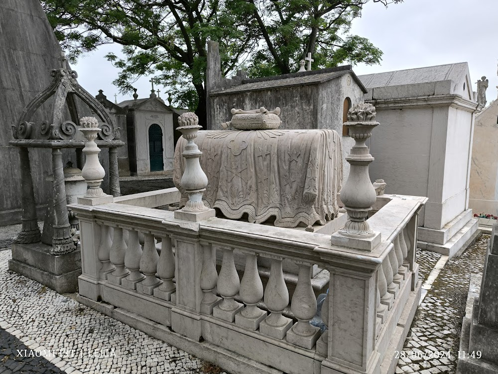 O Beijo do Escorpião : Cemetery where was burried Fernando