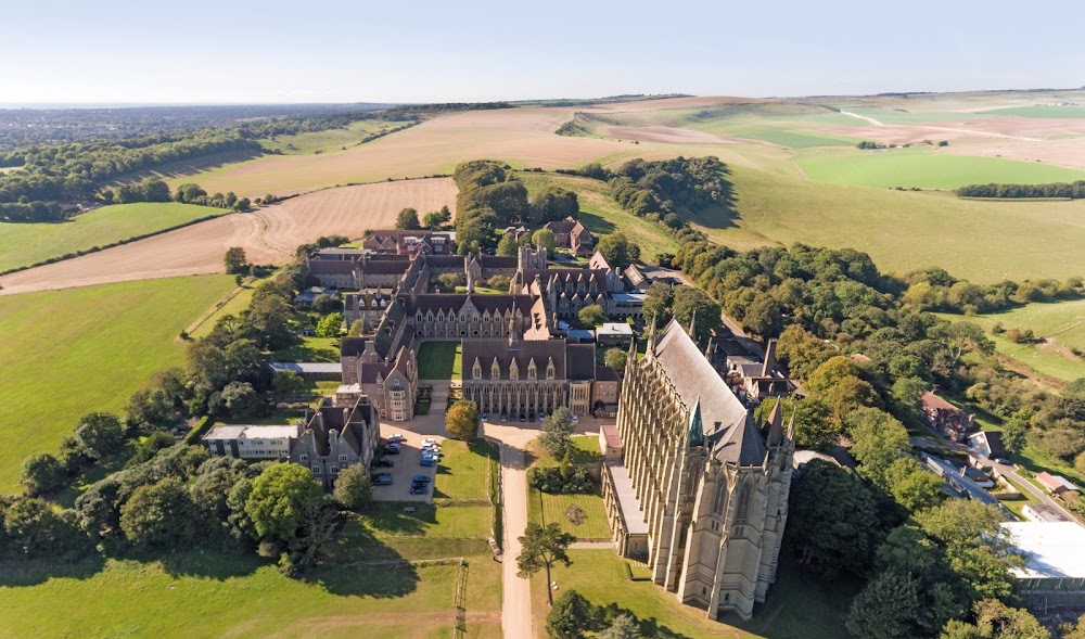 Old Boys : The Boarding School