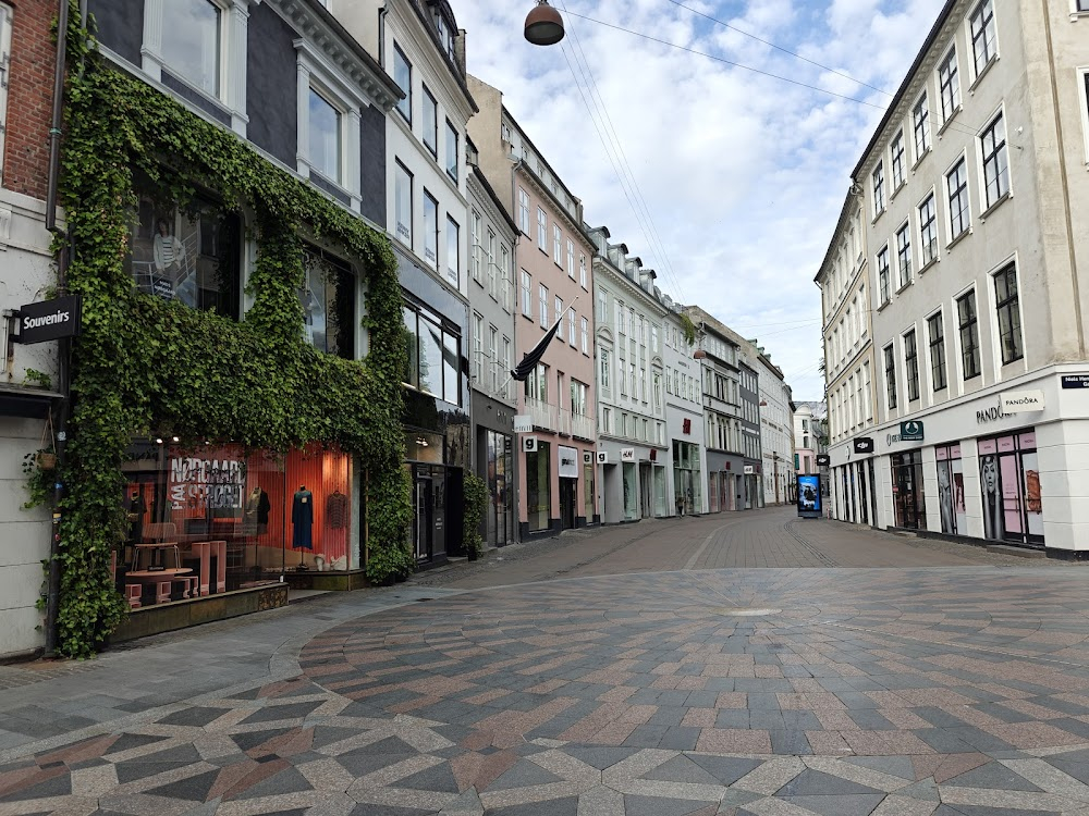 Olsen-bandens flugt - over plankeværket : fur shop