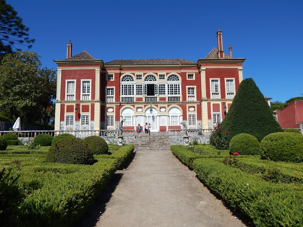 O Vestido Cor de Fogo : José Pereira's house