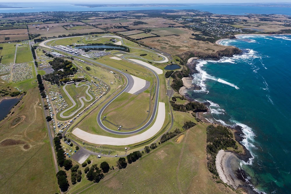 On the Beach : Australian Grand Prix scenes