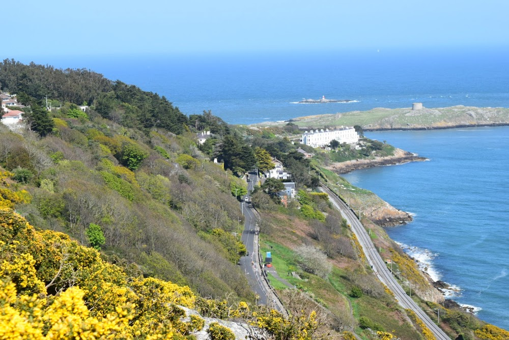 Dead Man's Evidence : opening scene: body is washed up on Irish beach