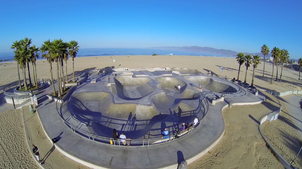 Concrete Kids : Opening skatepark scenes. Edison and Sage meet up.