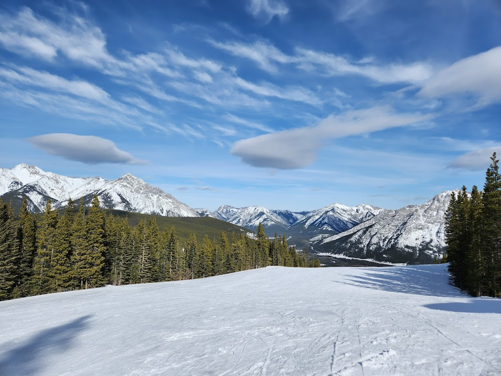 One Winter Weekend : Outdoor skiing/snowboarding scenes