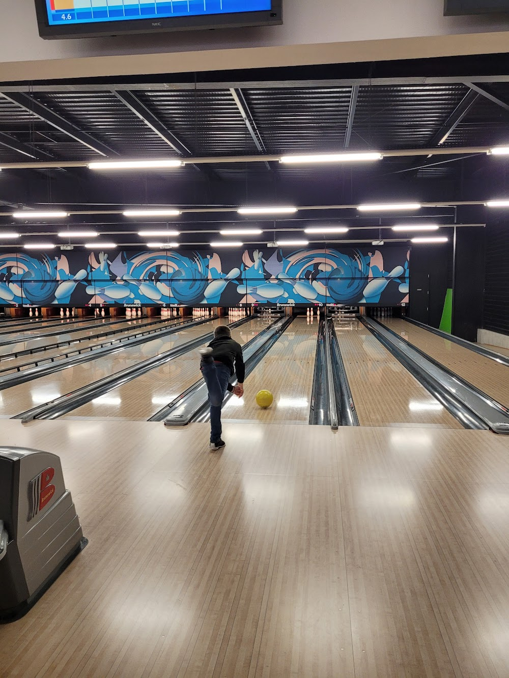 Ouistreham : outing to the bowling alley