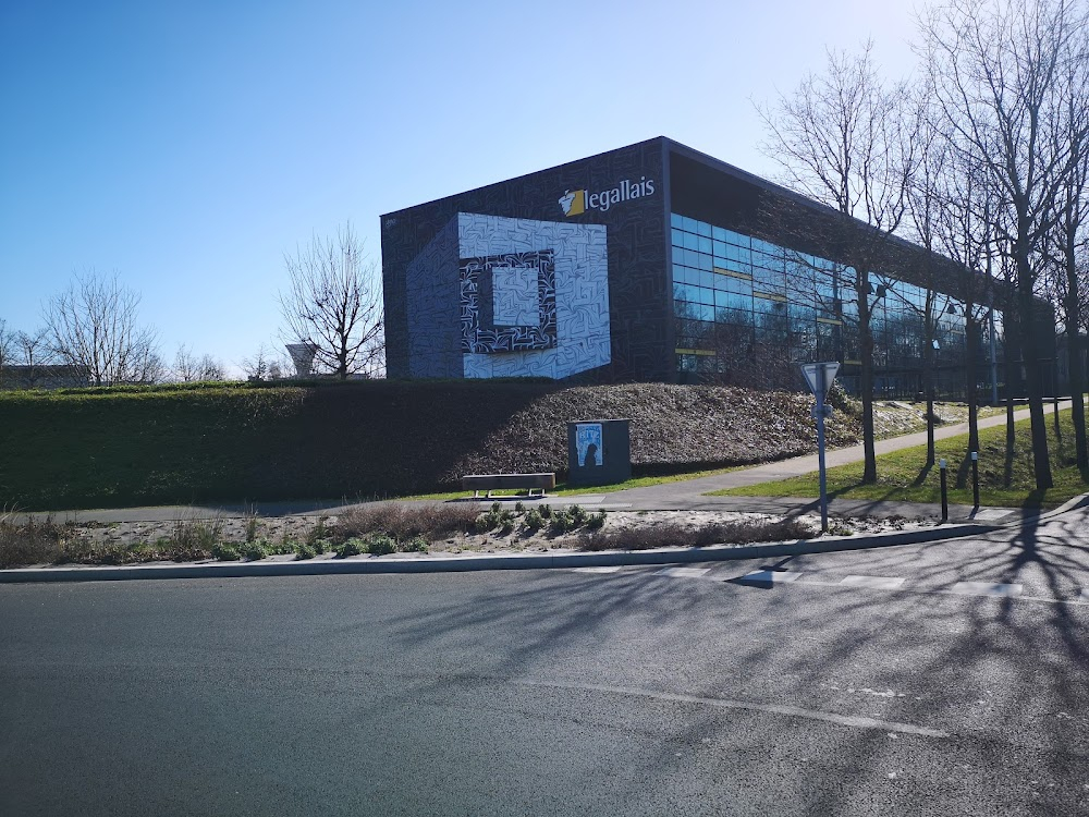 Ouistreham : cleaning office spaces