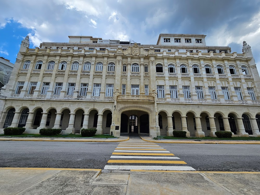 Papa Hemingway in Cuba : Presidential Palace