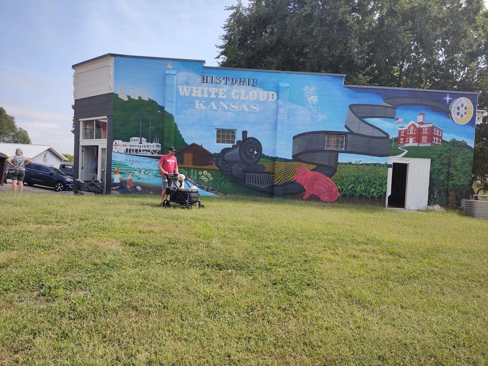 Paper Moon : exteriors: Doniphan Co. sheriff's office