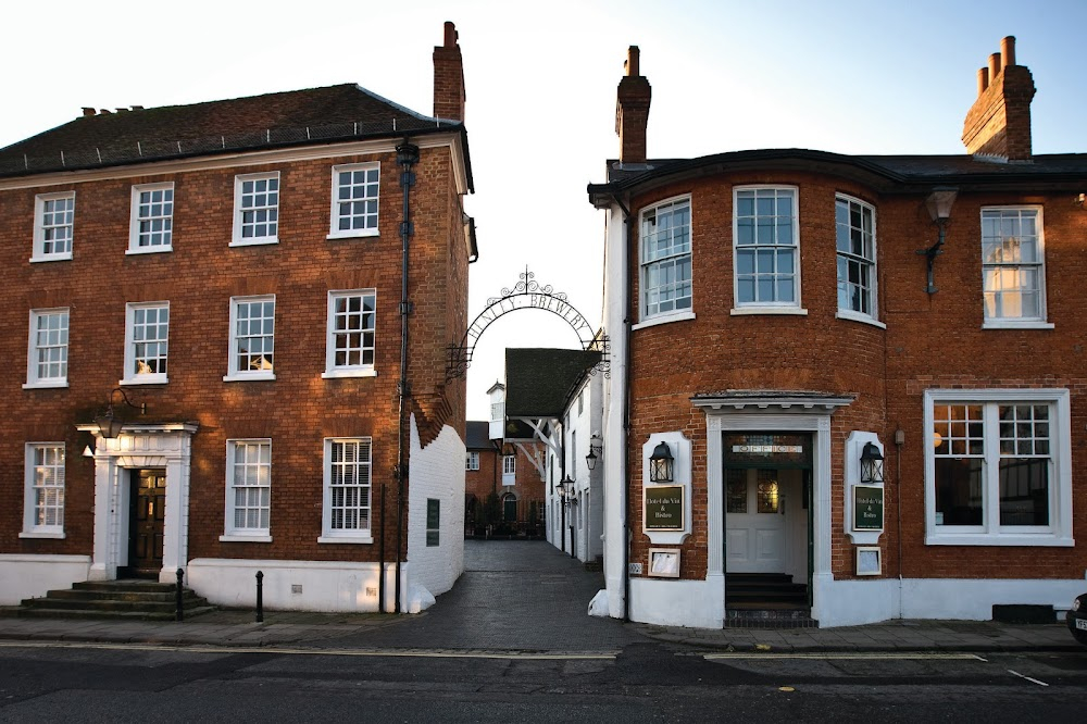 Paradise Postponed : Hartscombe Brewery. At the time filming this was Brakspeare's brewery.