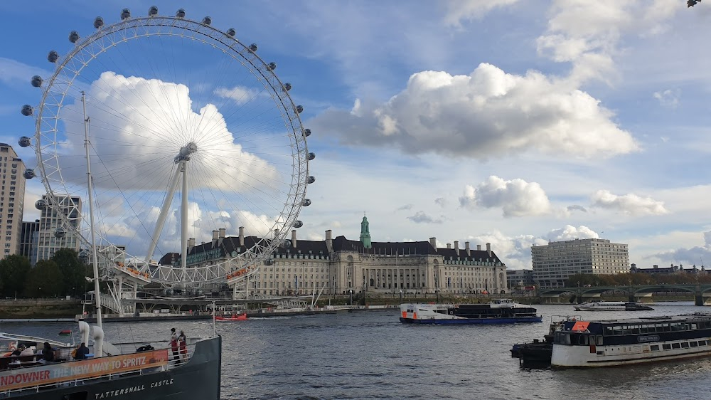 Life on the Thames : on location