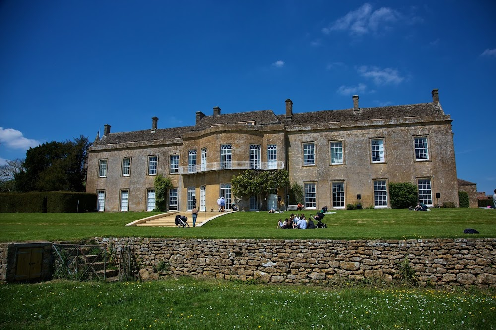 Persuasion : Kellynch Hall exterior