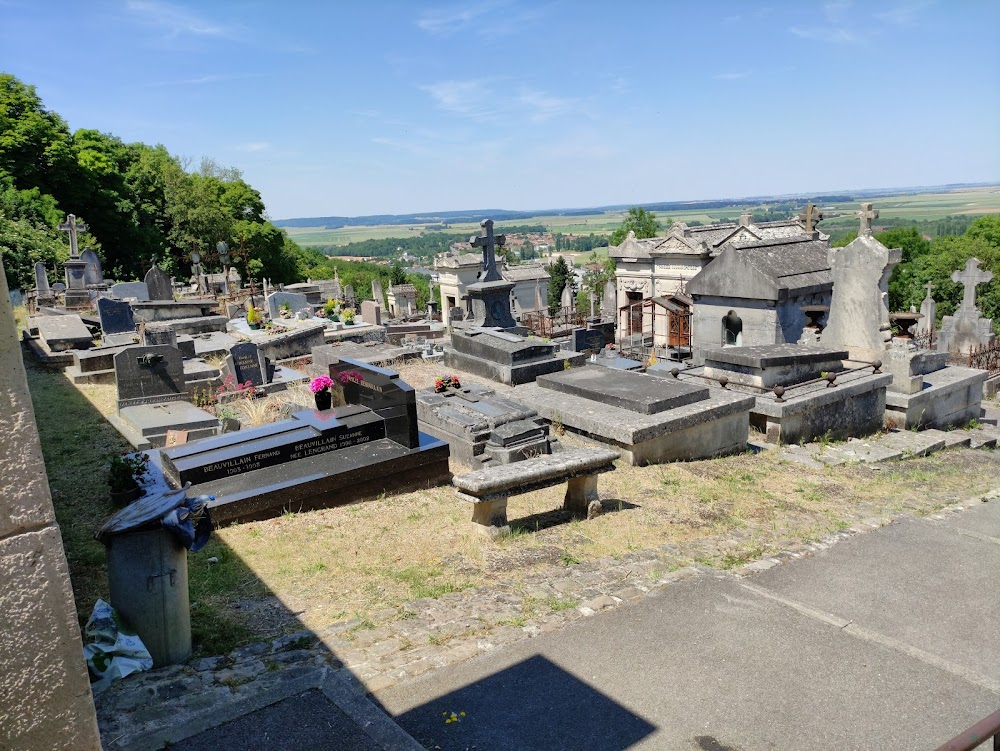 Phantom Manor - The Bride's song : Boot Hill Cemetery