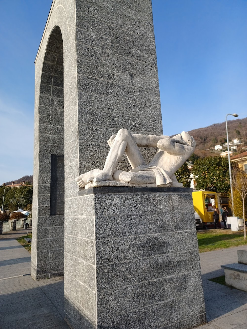 Piccoli calabresi a Suna sul Lago Maggiore : 