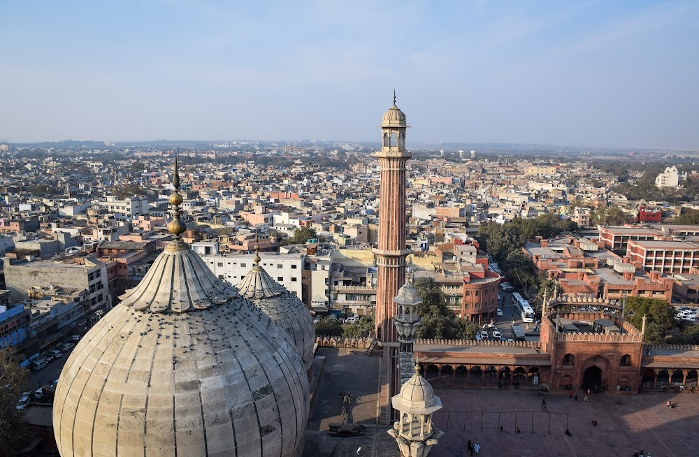 Old Delhi and Its Ruins : 