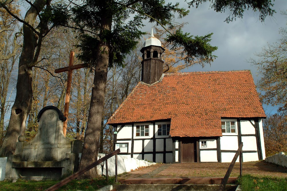 Pobojowisko : cemetery