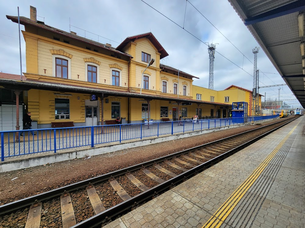 Poslusne hlásím : Railway station Tábor