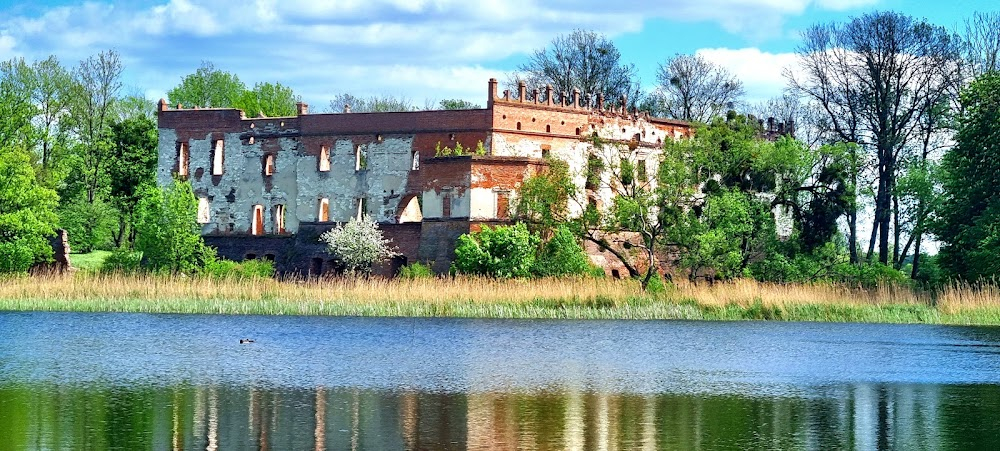 Przeprawa : castle ruins