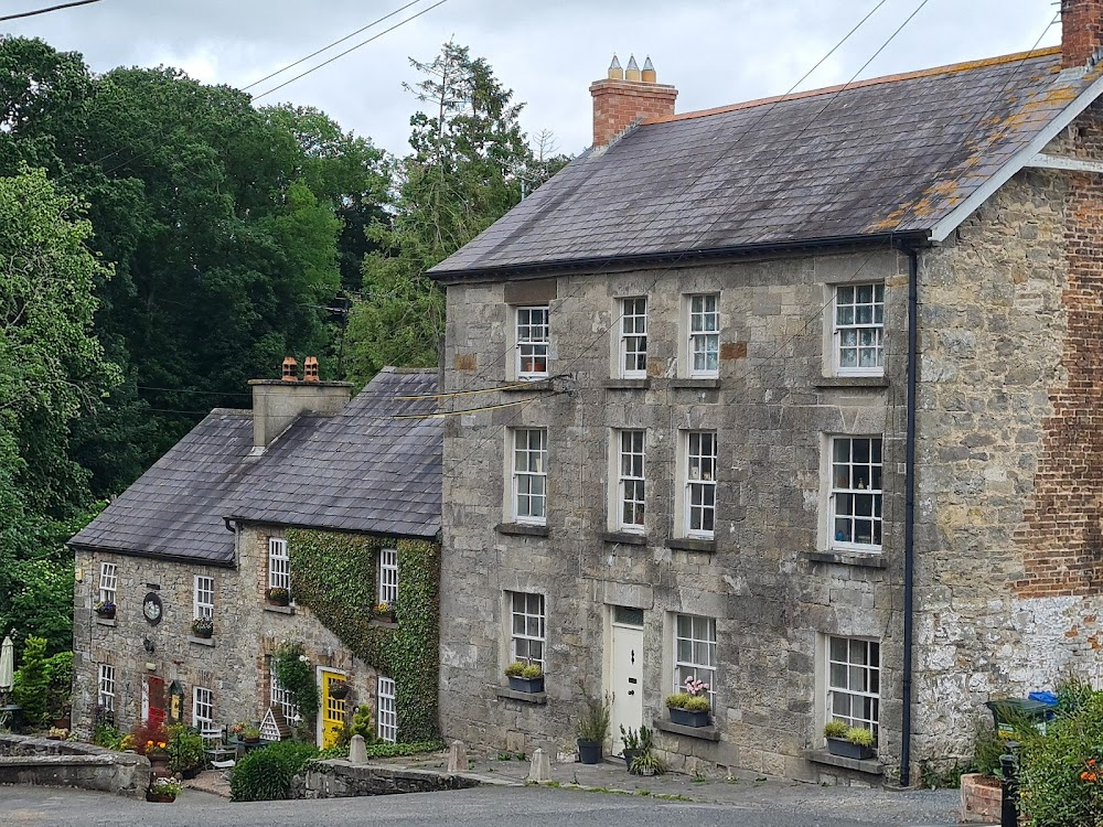 Castle Ghosts of Ireland : on location