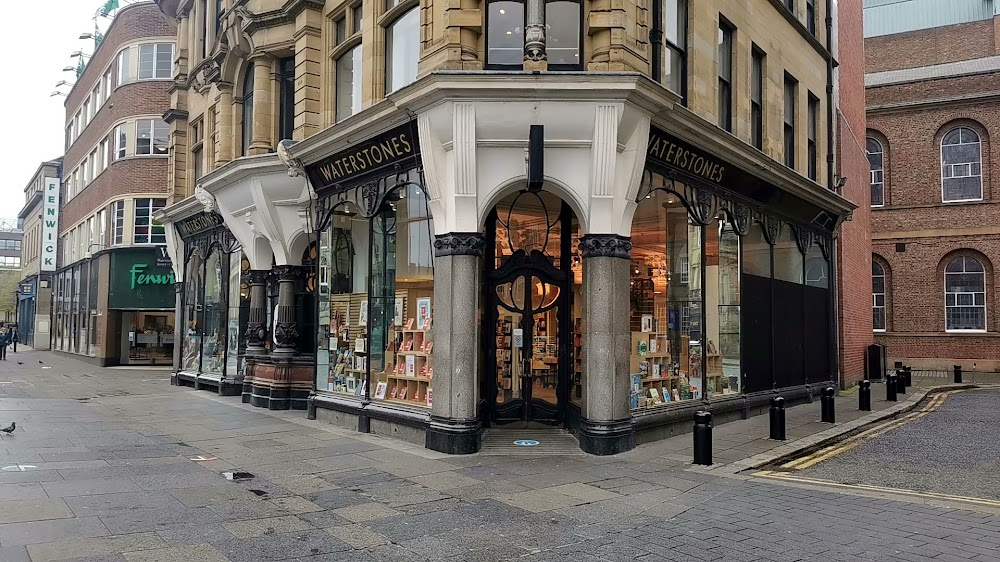 Purely Belter : Bookshop questioning scene.