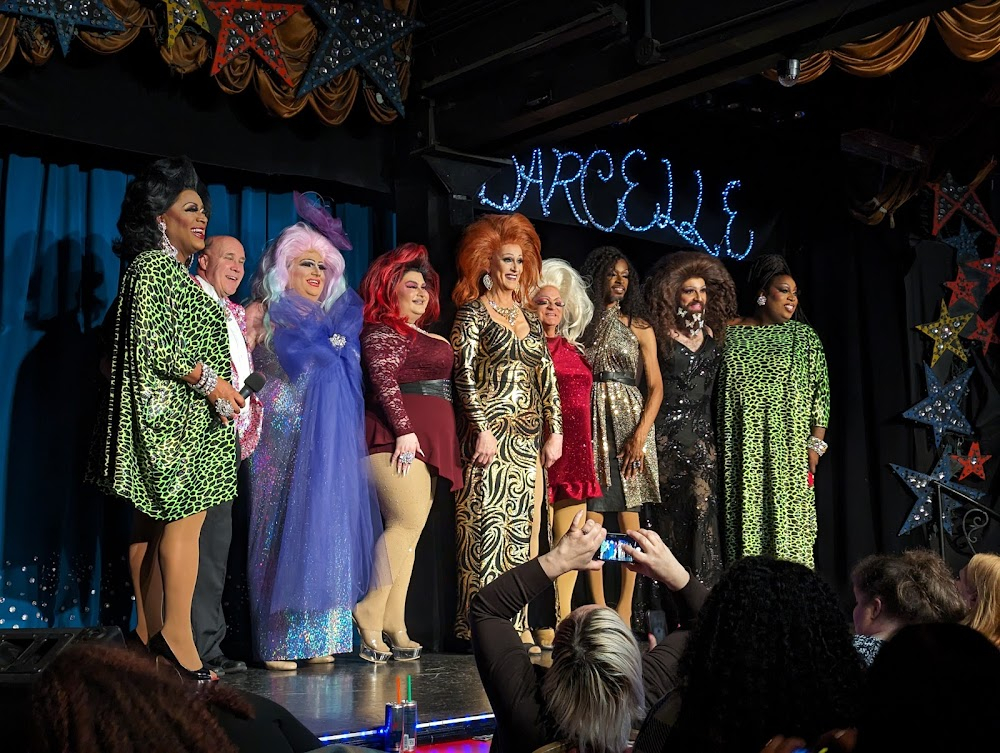 Queens of Heart: Community Therapists in Drag : almost the whole film