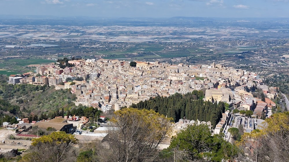 Quel bravo ragazzo : Leone's Hometown