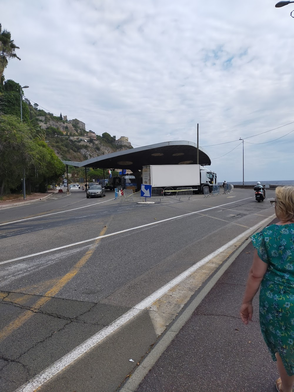 Quelli che contano : smugglers cross Italian border