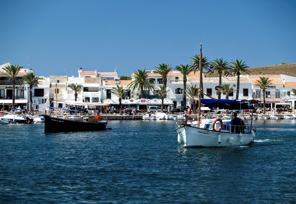 ¿Quién puede matar a un niño? : Harbor in Island of Almanzora