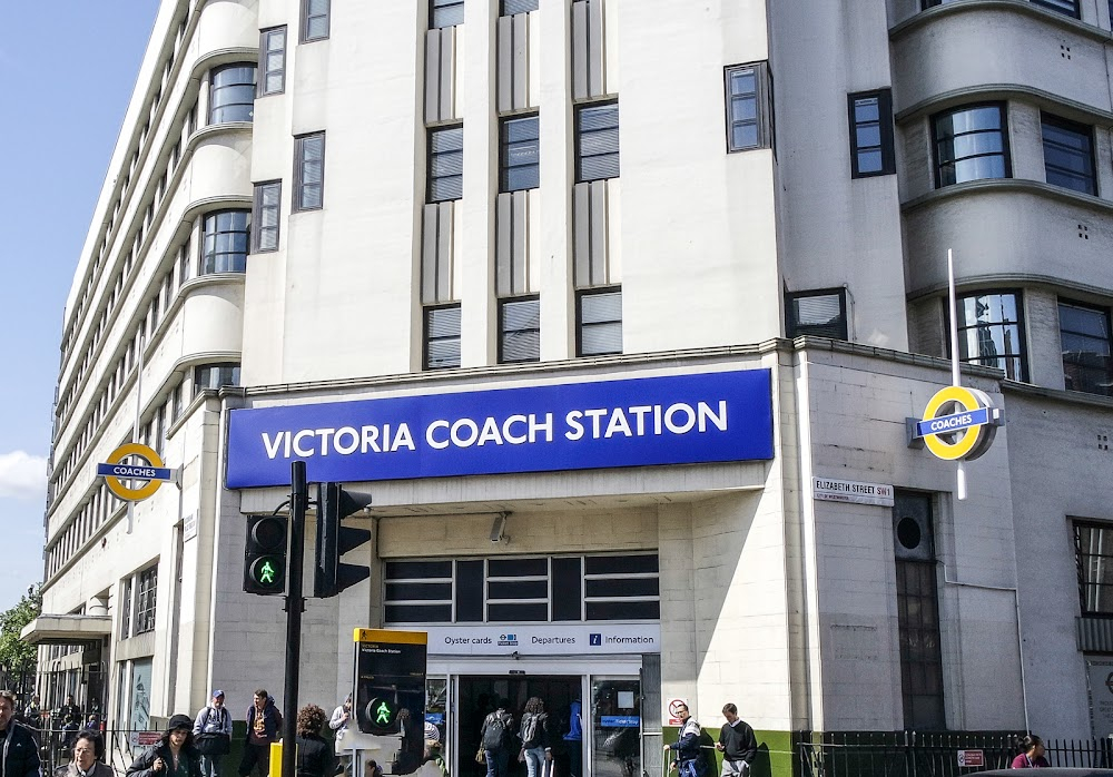 The Limbo Line : coach leaves the station onto Elizabeth Street