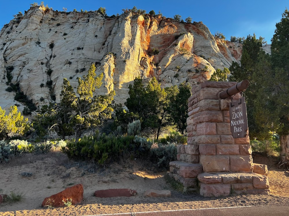 Resurgence : Birch Hollow Trailhead North Fork County Road, Mt. Carmel, Utah, U.S.A