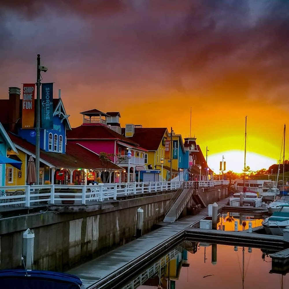 Return of the Six Million Dollar Man and the Bionic Woman : as The Schooner restaurant